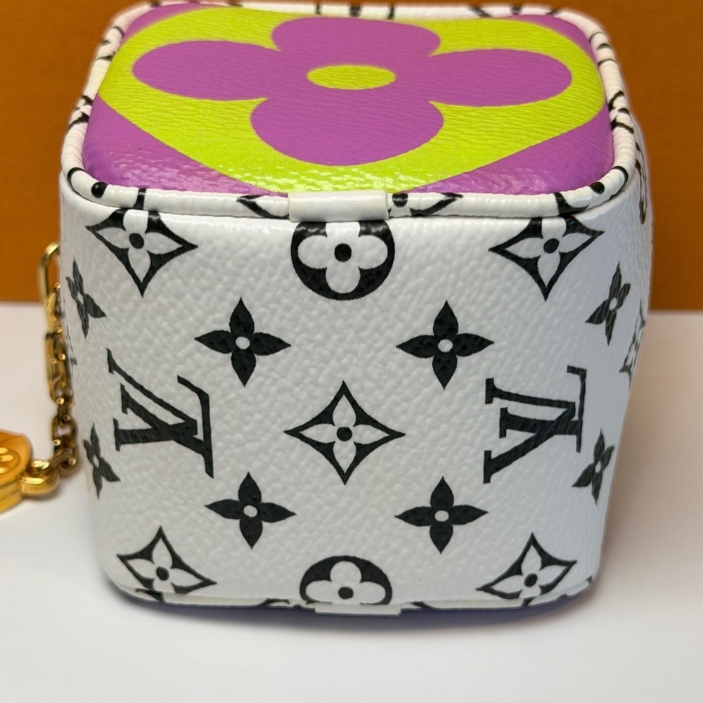 LOUIS VUITTON Monogram Giant Portemonnaie Cube Mini Cube Coin Bag Key Charm - Picture 4 of 12